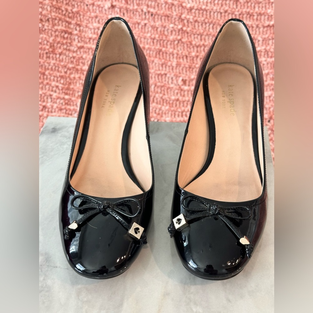 Lightly used , elegant and classy look
